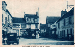 91 / MENNECY / RUE DE L ARCADE / TRES JOLI PLAN VOITURE / PUB BYRRH / RARE - Mennecy