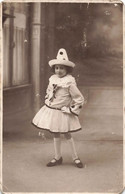 CPA Photo - Petite Fille Avec Un Costume De Clown - Arlequin - Cirque - Circo