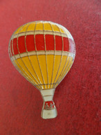 Pins  émail   - Ballon Montgolfière - - Montgolfières