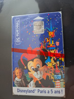 FRANCE/FRANKRIJK   CHIPCARD   50 UNITS / DISNEYLAND PARIS/ 5 YEAR/ MICKEY MOUS    MINT IN WRAPPER/ WITH CHIP  ** 11925** - Nachladekarten (Handy/SIM)