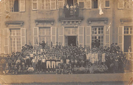 22-5278 : CARTE-PHOTO. ORPHELINAT SAINT-LOUIS PARIS. GROUPE DE JEUNES GENS. SPORTIFS ET SCOUTS - Enseignement, Ecoles Et Universités