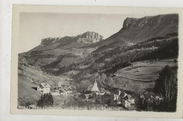 Saint-Pierre-d'Entremont (38) : Vue Aérienne Du Quartier De L'église En 1950 ETAT PF. - Saint-Pierre-d'Entremont