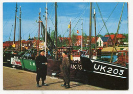 AK 090200 NETHERLANDS - Urk - Havengezicht - Urk