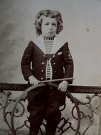 Photo CDV Thillier à Angers  Petit Garçon Blond  Costume Marin, Cerceau  CA 1895-1900  - L624 - Oud (voor 1900)