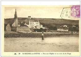 Saint-Michel-en-Grève.vue Sur La Plage Et L'église. - Saint-Michel-en-Grève