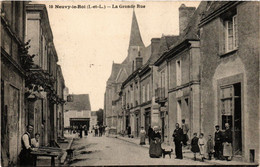 CPA Neuvey-le-ROI - LA Grande Rue (253473) - Neuvy-le-Roi