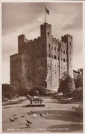 B9881) ROCHESTER - The Castle - Tauben Am Weg - Bänke Etc. OLD ! - Rochester