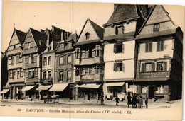 CPA LANNION - Vieilles Maisons-Place Du Centre (230260) - Lannion