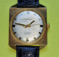 Montre Mécanique à Remontage Manuel - Belle Dorure - VERITAS - Bracelet 18 Cuir Neuf - FONCTIONNE Très Bien - Vers 1970 - Orologi Antichi