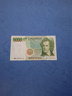 ITALIA-P111b  12/1/1988 UNC - 5000 Liras