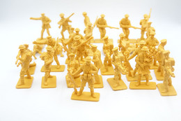 Hing Fat , WW2 British English Army Full Set Of 30 , Made In China, Vintage, Lot - Figuren