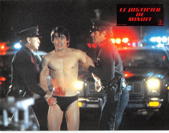 Cinéma - Photo Du Film Le JUSTICIER De MINUIT (Jack Lee Thompson, 1983) - Policiers Américains, Nu Masculin, Cadillac - Photos