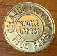 Jeton Publicitaire Bractéate "Delarue Picard 1885 Paris" Fabricant De Figurines - Monétaires / De Nécessité