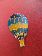 Pins  émail - Ballon Montgolfière - Signé Mikado - Montgolfières