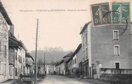 VIRIEU-sur-BOURBRE (Isère) - Rue De La Gare - Virieu