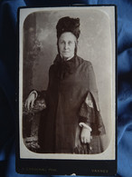 Photo CDV Cardinal à Vannes  Femme âgée  Coiffe  Manteau En Forme De Cape  CA 1890 - L624A - Oud (voor 1900)