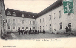 CPA France - Côte D'Or - Semur - Le Collège - Cour D'Honneur - Miles Thomas Edit. Semur - Animée - Enfants - Professeurs - Semur