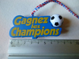 Objet Publicité KINDER  GAGNEZ LES CHAMPIONS Football Ballon Crayon Stylo - Otros & Sin Clasificación
