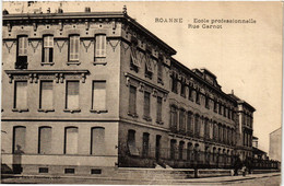 CPA ROANNE École Professionale-Rue Carnot (338860) - Roanne