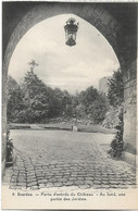 Delcampe - 91 Dourdan -    Porte D'entree Du  Chateau   Au Fond Une Partie Des Jardins - Dourdan