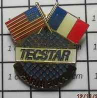 810e Pin's Pins / Beau Et Rare / MARQUES / TECSTAR PARIS 2001 DRAPEAUX FRANCE USA - Informatique