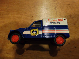 Modèle Réduit 1/43e  CITROËN 2CV AZU    à L'enseigne L'ALSACIENNE  Biscuits - Norev