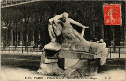 CPA PARIS (1e) Palais Royal. Statue De Victor Hugo (562540) - Statues