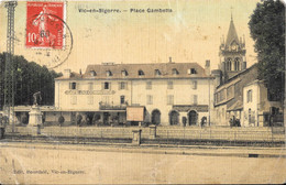 VIC-BIGORRE (65-Hautes-Pyrénées) Place Gambetta - Vic Sur Bigorre