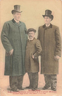 CPA Cirque  - Le Pere Hugo Et Ses Deux Fils Géants - Les Freres Hugo - Des Geants Hugo - Cirque