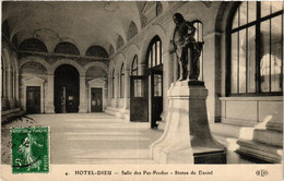 CPA PARIS (4e) Hotel Dieu. Salles Des Pas Perdus. Statue De Daviel (560136) - Statues