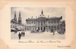 CPA France - 51 - Châlons Sur Marne - La Place Et L'Hôtel De Ville - Héliographie De ND PHOT - Animée - Châlons-sur-Marne