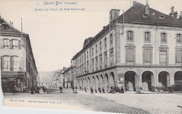 CPA FRANCE - 88 - SAINT DIE - Hôtel De Ville Et Rue Stanislas - Animée - Saint Die