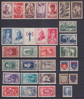 ANNEE 1943 COMPLETE - YVERT N°568/598 ** MNH Avec BANDES !  - 31 TIMBRES - COTE = 212 EUR. - 1940-1949
