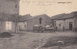 Delcampe - LOVENINGEN - LOUVIGNY - METZ - MOSELLE - (57)  - CPA  ANIMEE 1919....UNE RUE.... - Metz Campagne