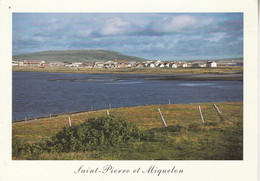SAINT PIERRE ET MIQUELON - Archipel De Saint Pierre Et Miquelon - " Miquelon - Le Village Vu Grand Etang" - Saint-Pierre-et-Miquelon