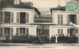 CPA PARIS PHOTOGRAVURE BERTIN & Cie Le Personnel De L'imprimerie - Vélo - Usine - - Industry