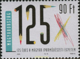 198003 MNH HUNGRIA 2005 125 ANIVERSARIO DE LA UNIVERSIDAD DE DISEÑO DE HUNGRIA - Usado
