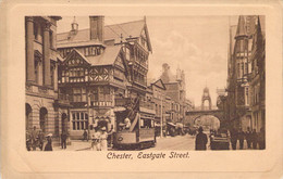 CPA - ENGLAND ANGLETERRE - CHESTER - Eastgate Street - Animée - Chester