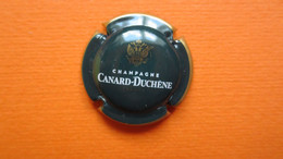 CAPSULE CHAMPAGNE CANARD DUCHENE. Vert. Tour Or - Canard Duchêne