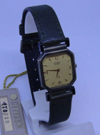 LaZooRo: Retro Vintage Fashion CITIZEN 2200-223136 Y 4020560 32-2008 NOS Quartz Watch - Relojes Modernos