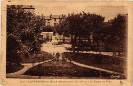 CPA St-DIDIER-en-VELAY - Le Square Du Poilu (690401) - Saint Didier En Velay