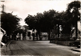 CPA Gignac - L'Esplanade Et Place De La Victoire (518929) - Gignac