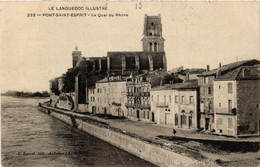 CPA Le LANGUEDOC Illustré - PONT-St-ESPRIT - Le Quai Du Rhone (459176) - Pont-Saint-Esprit