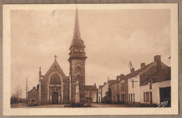 CPSM 44 - LE GAVRE - L'Eglise - TB PLAN Place CENTRE VILLAGE MONUMENT Aux MORTS GUERRE 14-18 - Le Gavre