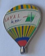 Pin' S  Ville, Montgolfière  LAVAL  La  Vie  Verso  PICHARD  ( 53 ) - Luchtballons