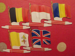 5 Plaquettes Drapeaux L'Alsacienne Drapeaurama Belgique Grande-bretagne Vatican Roumanie Monaco ... Drapeau. Lot 13 - Tin Signs (after1960)