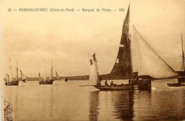 Perros Guirec * Les Barques De Pêche * Pêcheurs - Perros-Guirec