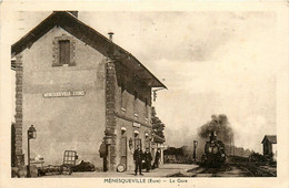 Ménesqueville * La Gare Du Village * Arrivée Du Train * Ligne Chemin De Fer - Autres & Non Classés