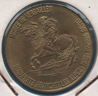 Jeton TOKEN Total  1969 Bicentenaire Napoléon Bonaparte Franchit Les Alpes Abeille Bee - Professionnels / De Société