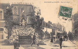 Beaumont Sur Sarthe           72        Un Reposoir Rue De La Gare      (voir Scan) - Beaumont Sur Sarthe